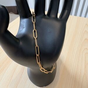 Elegant Gold Chain Bracelet